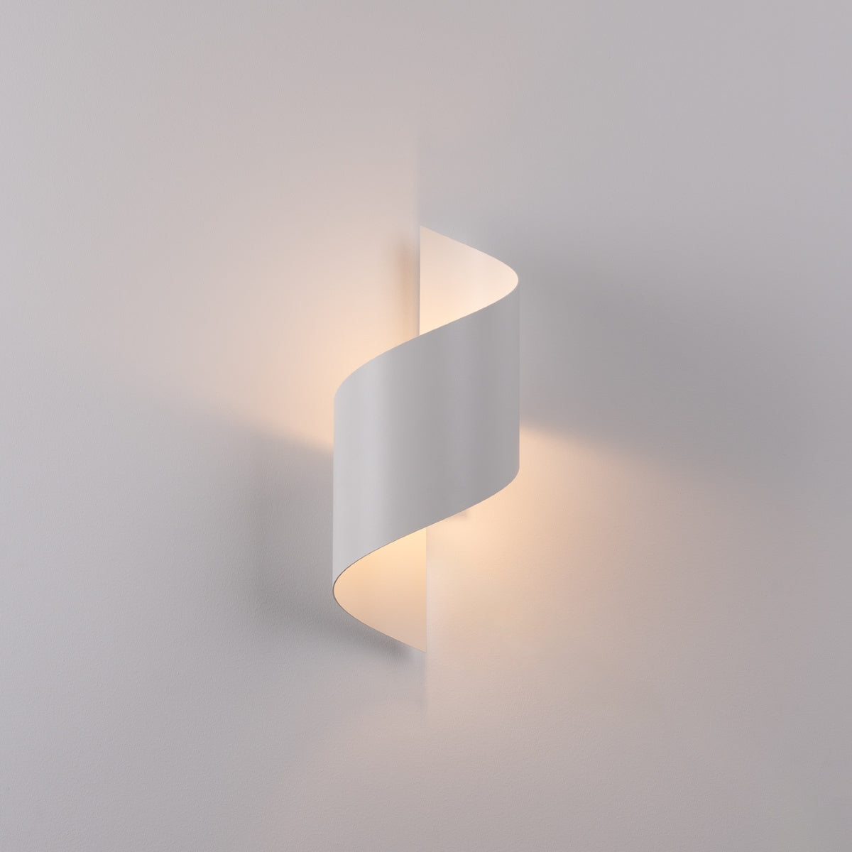 Laura Ashley Farnham Wall Light – Two Colour Options Side